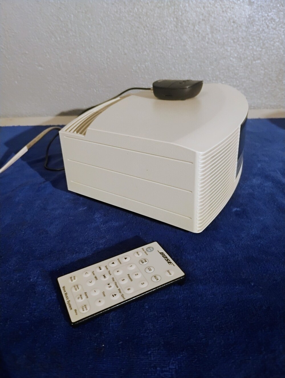 Classic Bose Wave Music System White Cream Beige CD Aux AM/FM and Bluetooth - Picture 7 of 11
